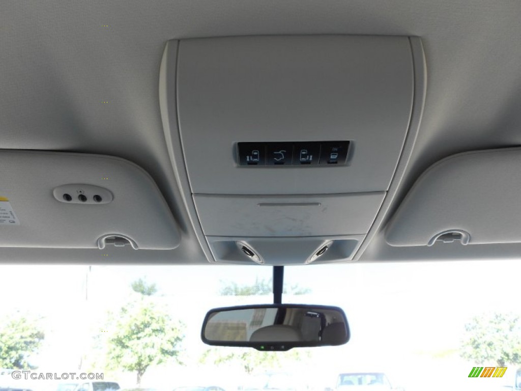 2011 Routan SE - Tanzanite Blue Metallic / Aero Gray photo #21
