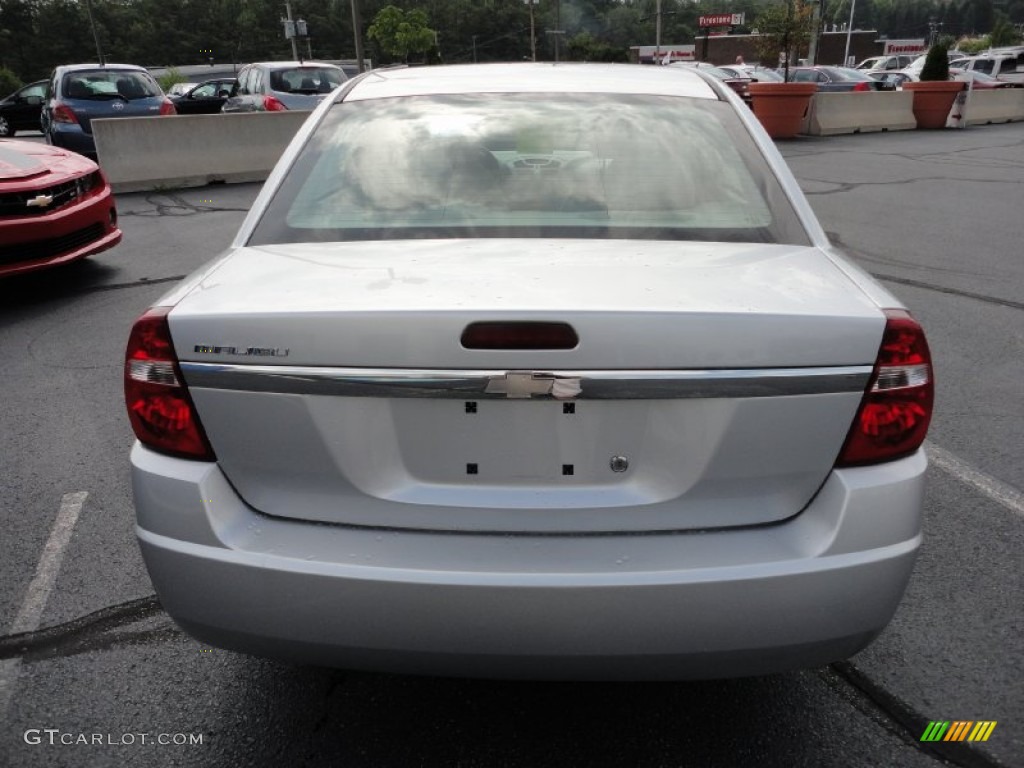 2005 Malibu Sedan - Galaxy Silver Metallic / Gray photo #6