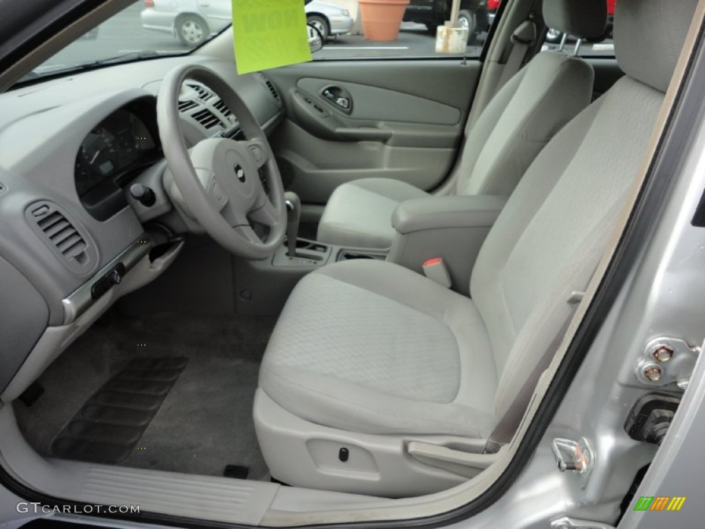 2005 Malibu Sedan - Galaxy Silver Metallic / Gray photo #10