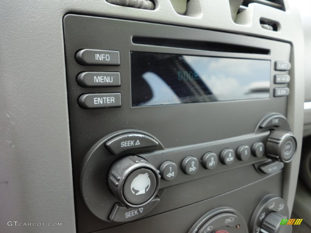 2005 Malibu Sedan - Galaxy Silver Metallic / Gray photo #18