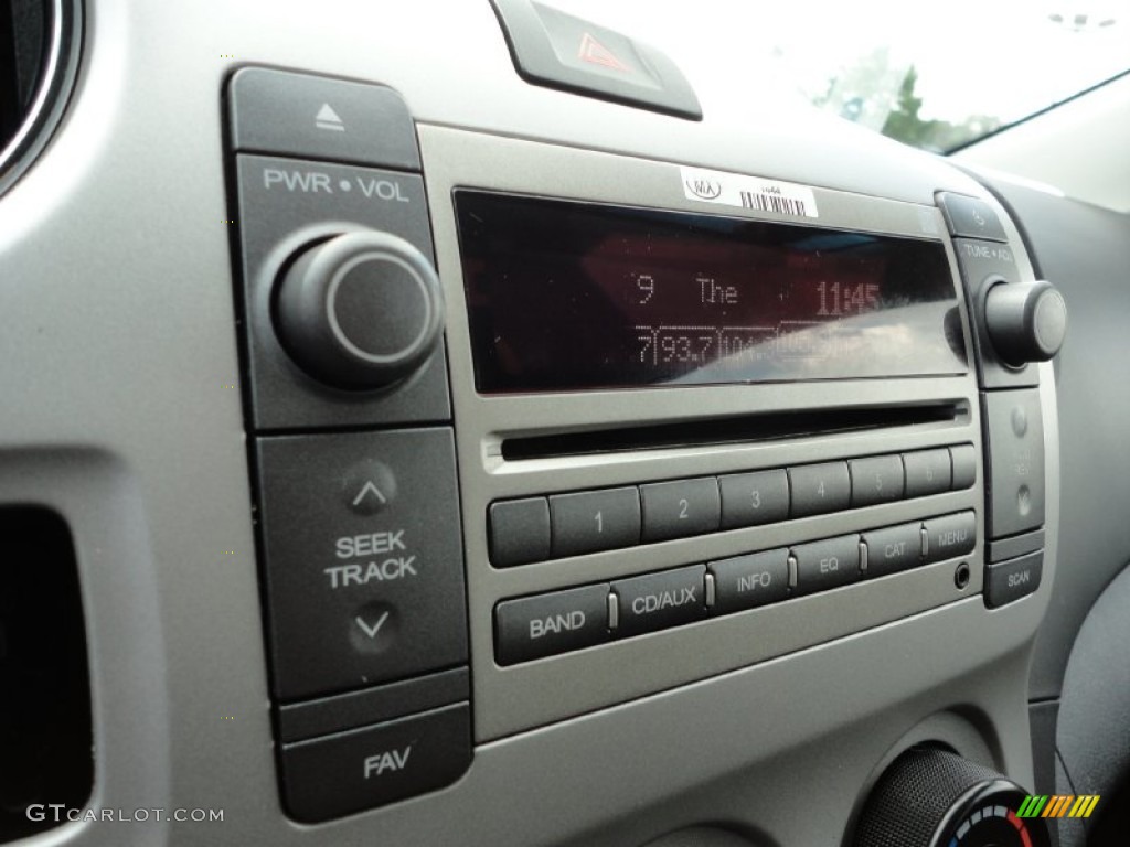 2010 Pontiac Vibe 1.8L Controls Photo #52576688