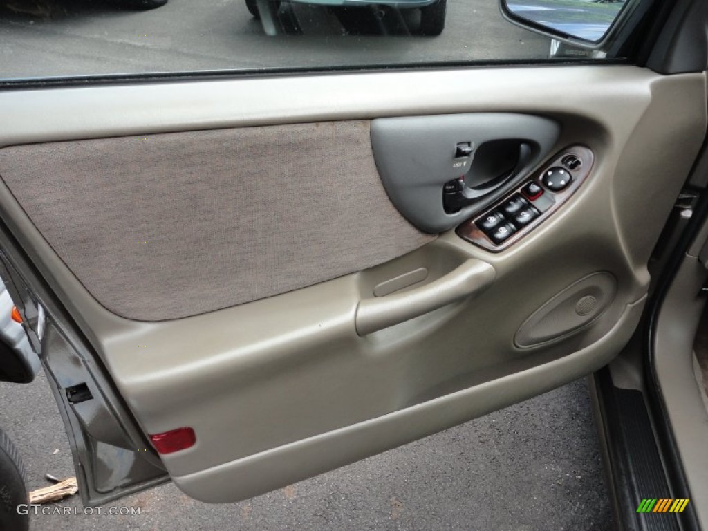 1999 Chevrolet Malibu Sedan Medium Oak Door Panel Photo #52578725