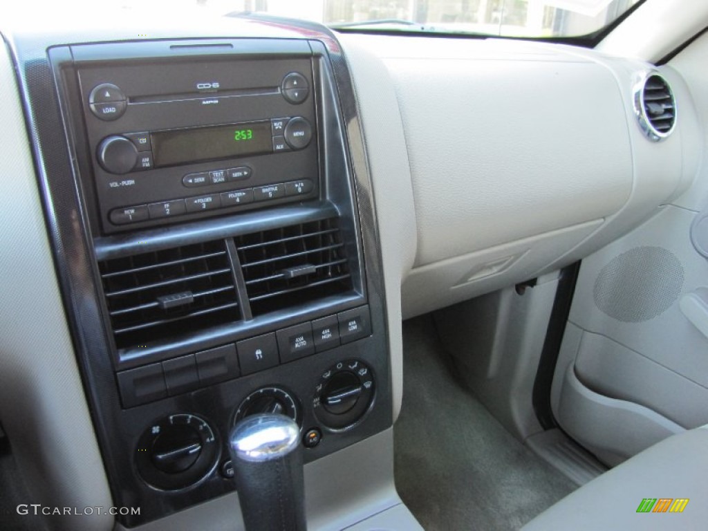 2007 Explorer XLT 4x4 - Black / Stone photo #11