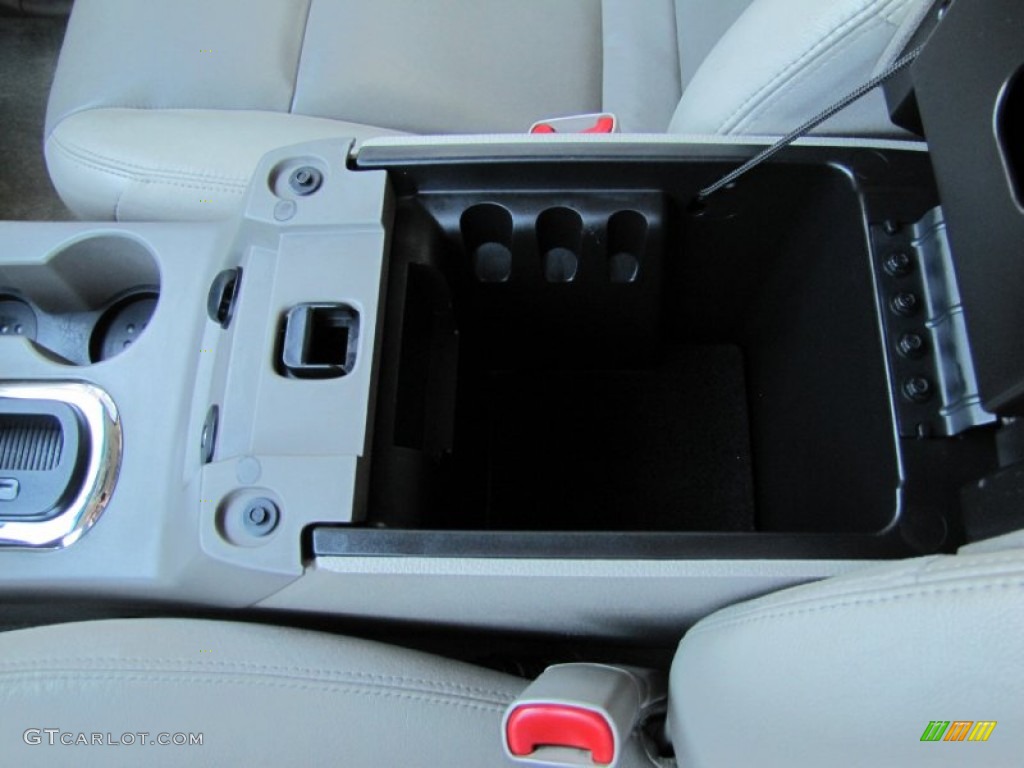 2007 Explorer XLT 4x4 - Black / Stone photo #18