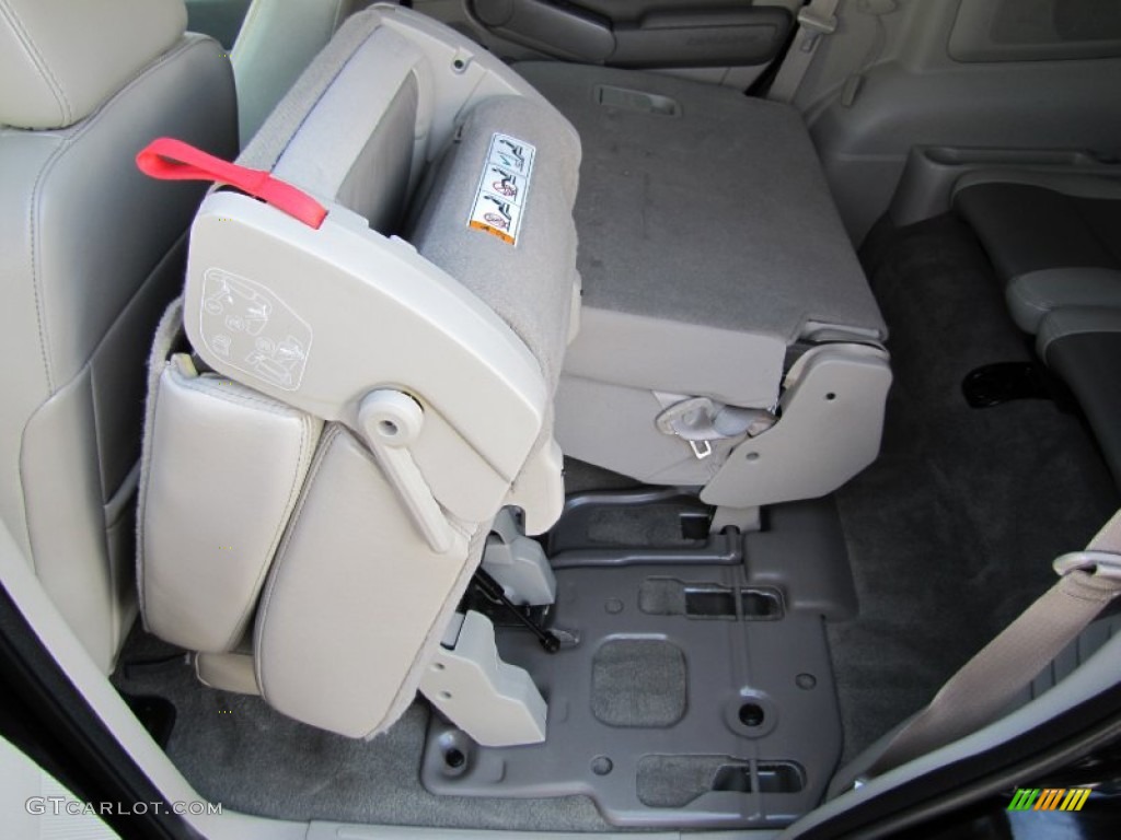 2007 Explorer XLT 4x4 - Black / Stone photo #25