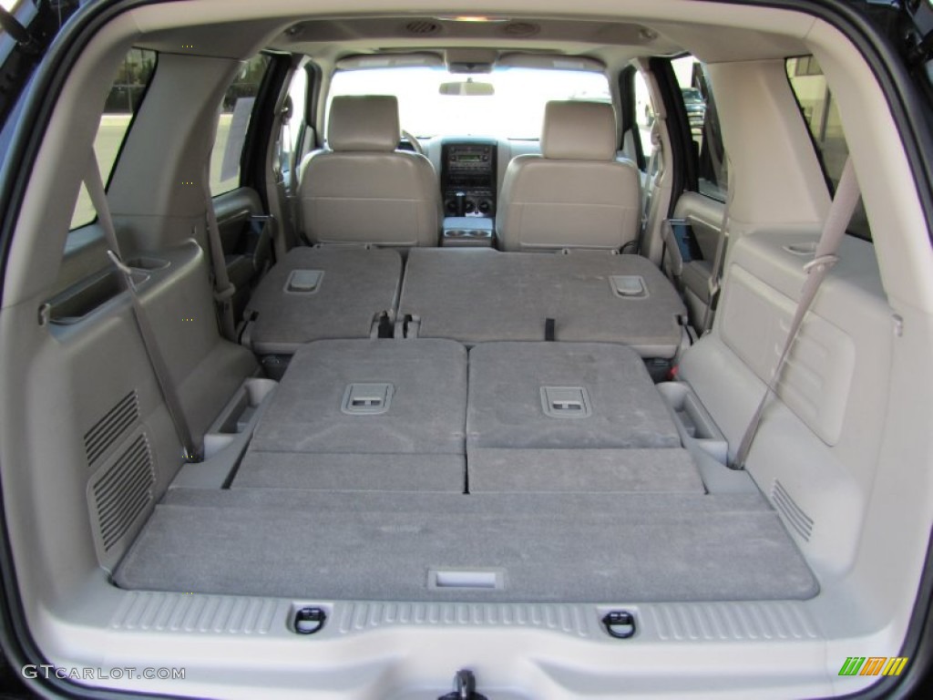 2007 Explorer XLT 4x4 - Black / Stone photo #27