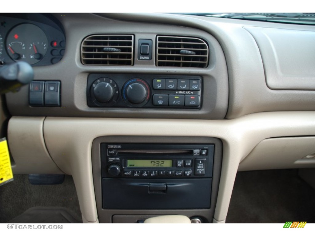 2000 Mazda 626 LX Controls Photo #52579709