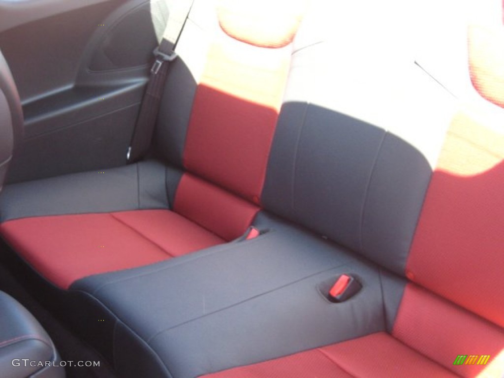 Black Leather/Red Cloth Interior 2012 Hyundai Genesis Coupe 3.8 R-Spec Photo #52582232
