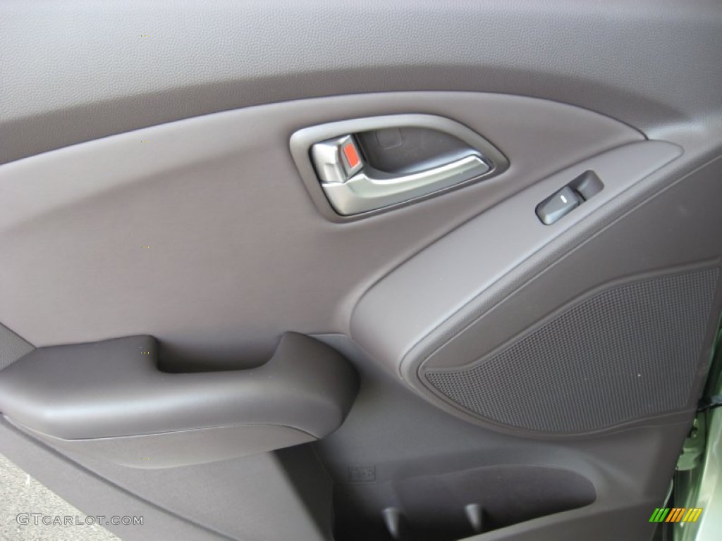 2012 Hyundai Tucson GLS Taupe Door Panel Photo #52583429