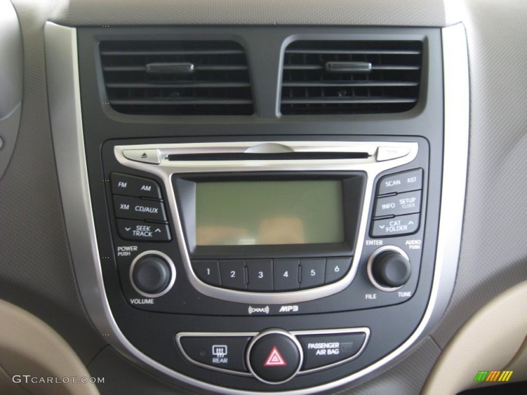 2012 Hyundai Accent GLS 4 Door Controls Photo #52583903
