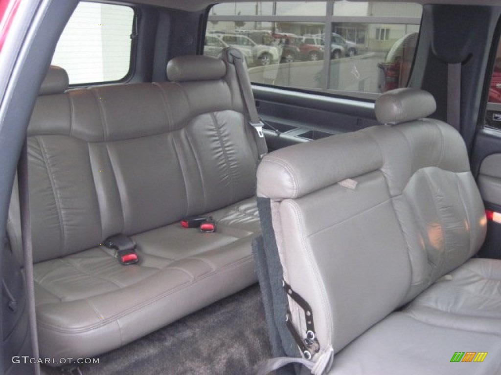 Medium Gray/Neutral Interior 2002 Chevrolet Suburban 1500 LT 4x4 Photo #52584371