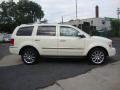 2007 Cool Vanilla White Chrysler Aspen Limited HEMI 4WD  photo #17