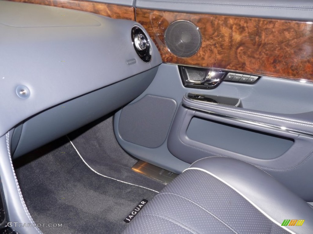 2011 XJ XJL - Frost Blue Metallic / Jet Black/Ivory photo #25