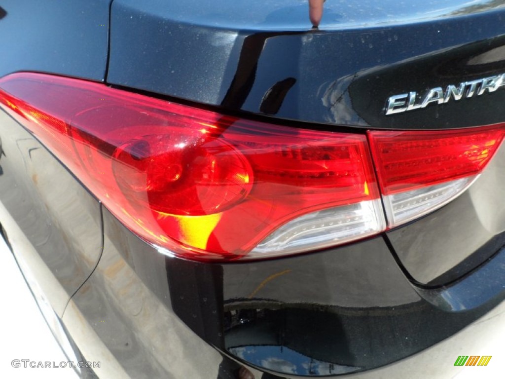 2012 Elantra Limited - Midnight Black / Gray photo #17