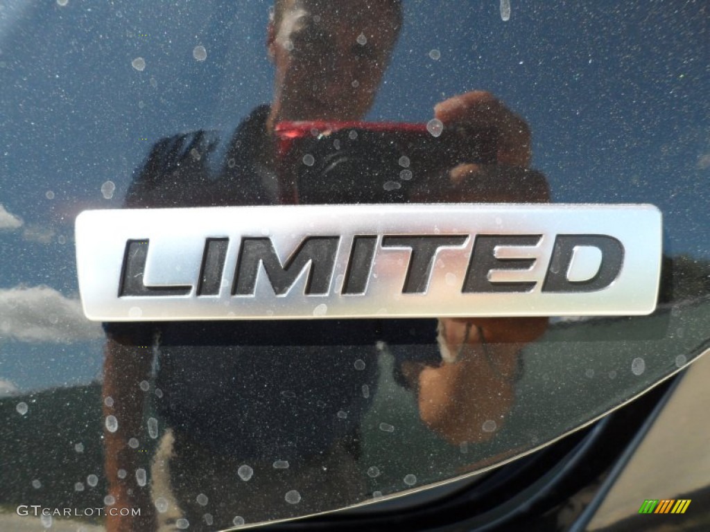 2012 Hyundai Elantra Limited Marks and Logos Photo #52589810