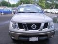 2005 Granite Metallic Nissan Frontier LE Crew Cab 4x4  photo #3