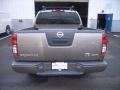 2005 Granite Metallic Nissan Frontier LE Crew Cab 4x4  photo #29