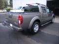 2005 Granite Metallic Nissan Frontier LE Crew Cab 4x4  photo #30