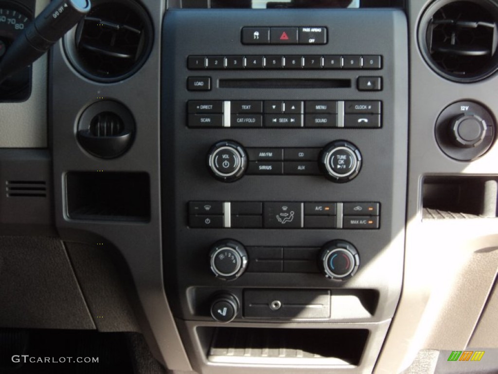 2010 F150 STX SuperCab - Tuxedo Black / Medium Stone photo #30