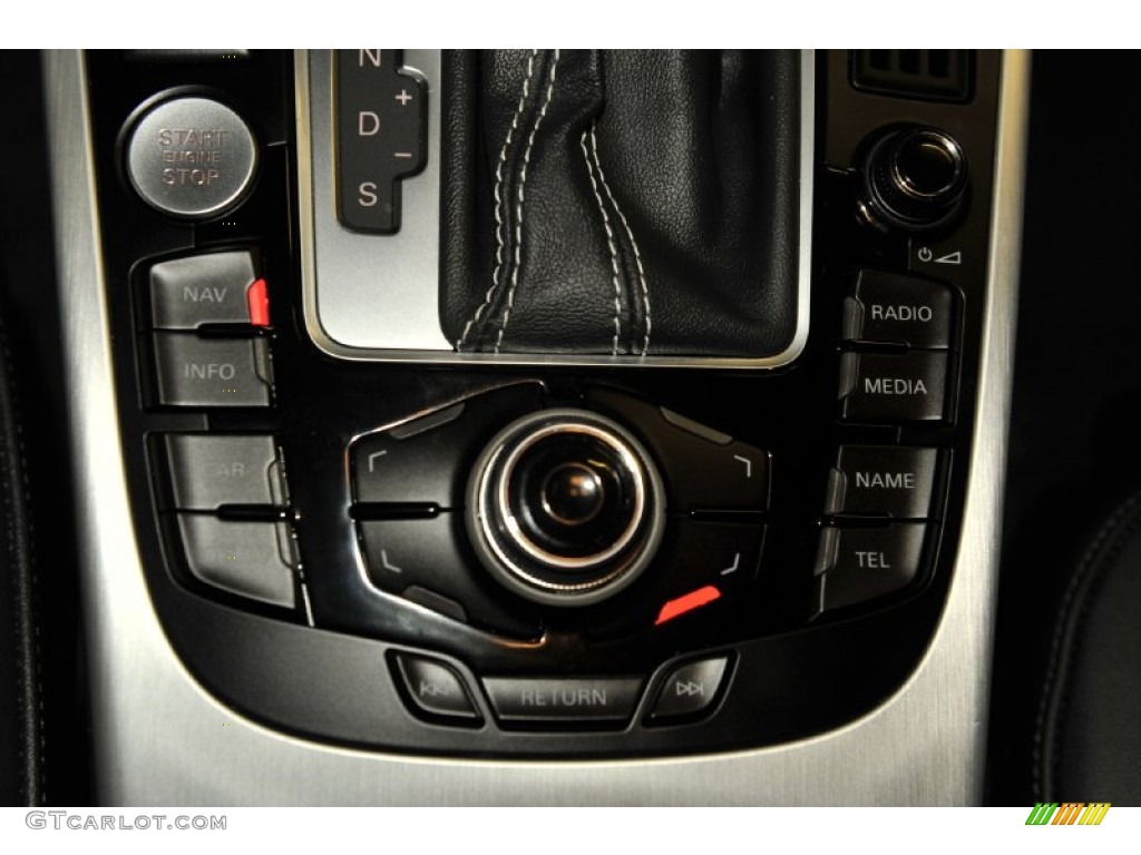 2010 Audi A5 3.2 quattro Coupe Controls Photo #52593035