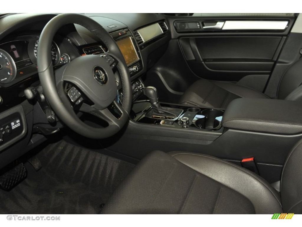 2011 Volkswagen Touareg TDI Sport 4XMotion Interior Color Photos