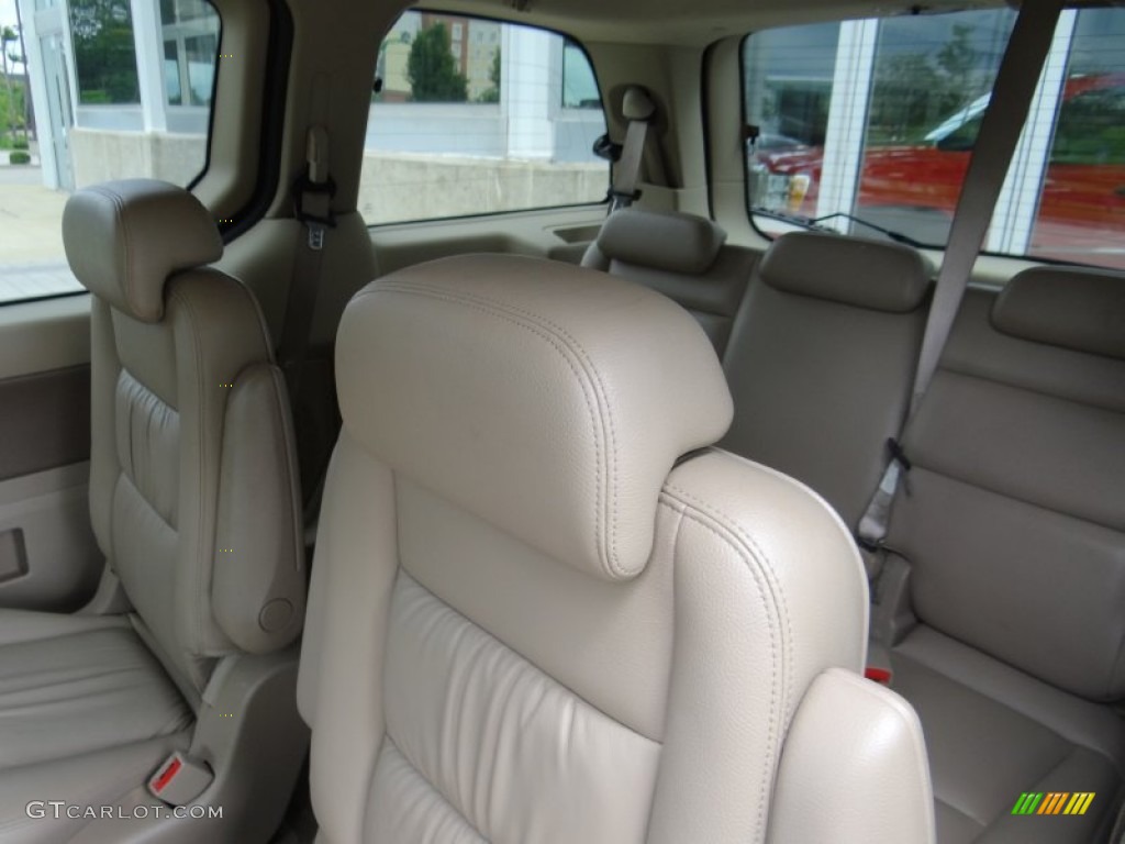 Pebble Beige Interior 2006 Ford Freestar SEL Photo #52597589