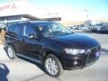 2011 Labrador Black Pearl Mitsubishi Outlander SE  photo #7