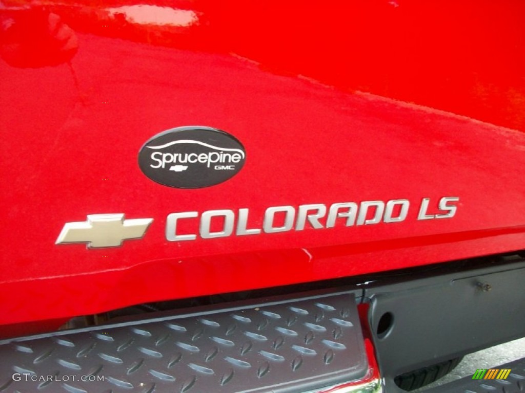 2004 Colorado Z71 Crew Cab 4x4 - Victory Red / Medium Dark Pewter photo #9