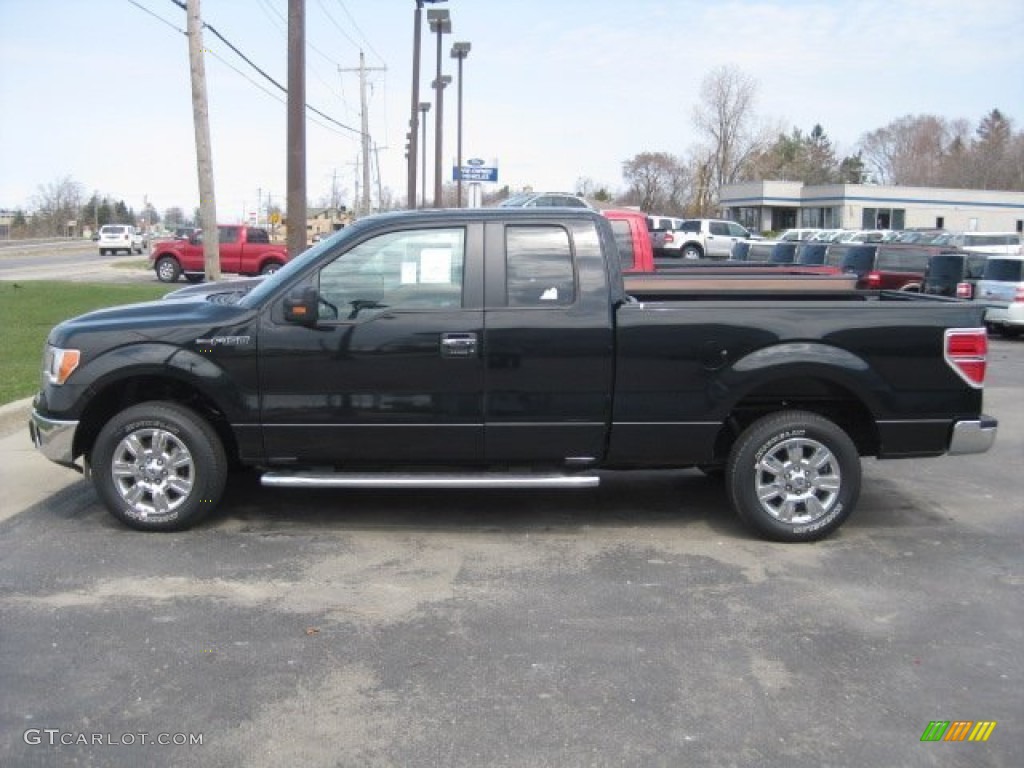 2011 F150 XLT SuperCab 4x4 - Ebony Black / Steel Gray photo #4