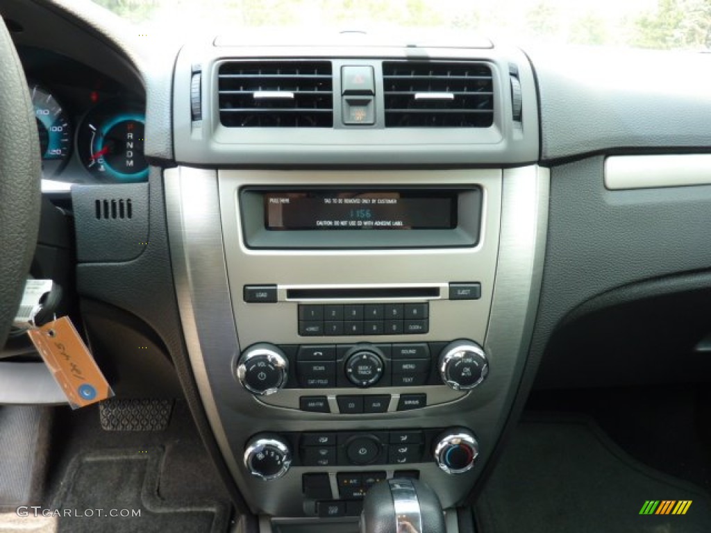 2012 Ford Fusion SE V6 Controls Photo #52617389