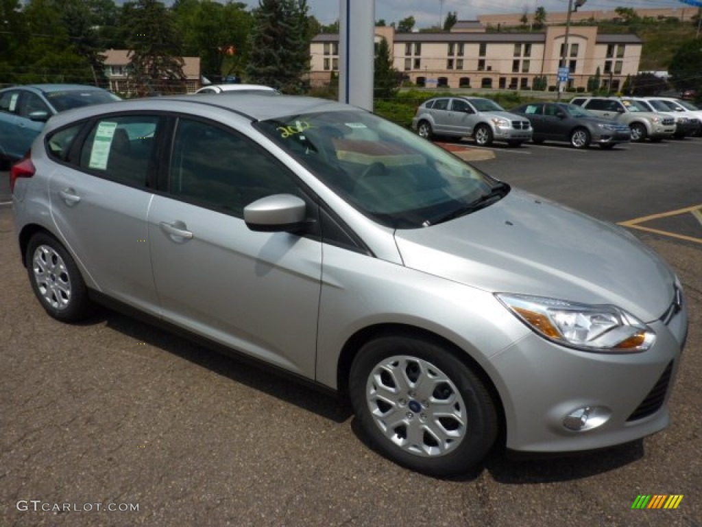 2012 Focus SE 5-Door - Ingot Silver Metallic / Charcoal Black photo #1