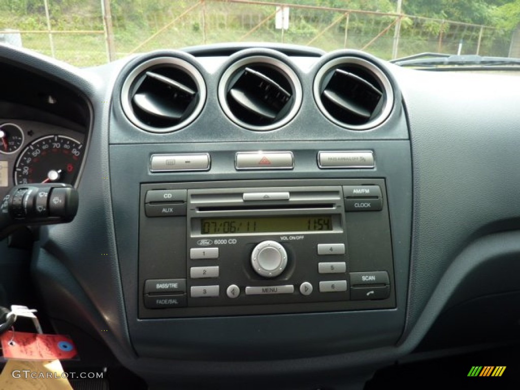 2011 Ford Transit Connect XLT Cargo Van Controls Photo #52618034