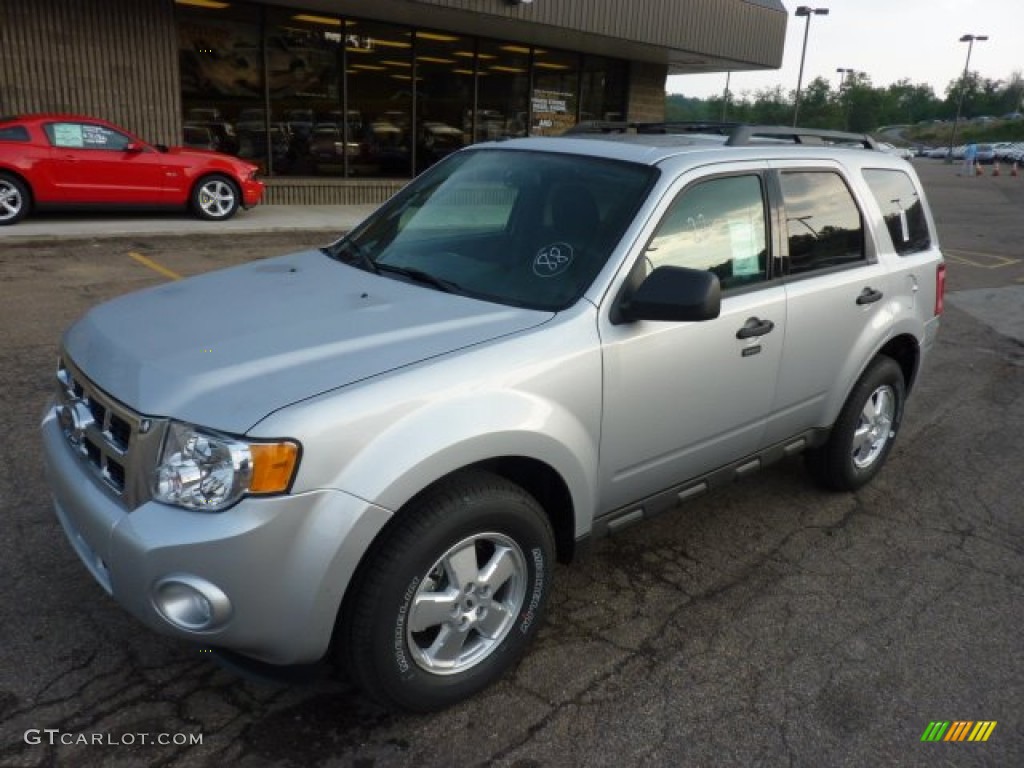 2012 Escape XLT V6 4WD - Ingot Silver Metallic / Charcoal Black photo #8