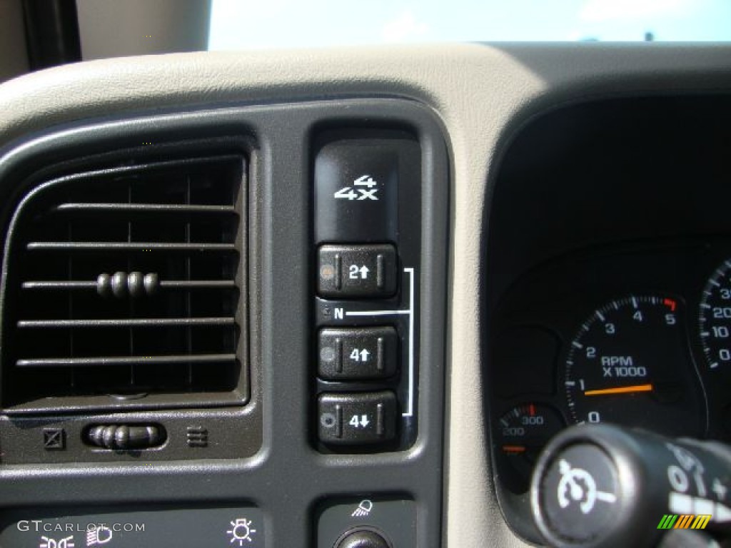 2006 Chevrolet Silverado 3500 LT Crew Cab 4x4 Dually Controls Photo #52623191