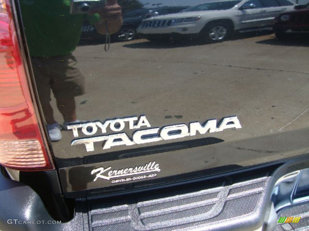 2006 Tacoma V6 Double Cab 4x4 - Black Sand Pearl / Taupe photo #32