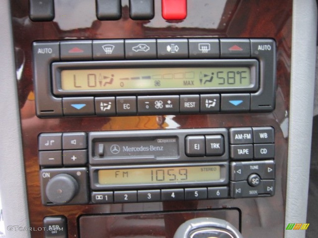1999 Mercedes-Benz S 420 Sedan Controls Photo #52625672