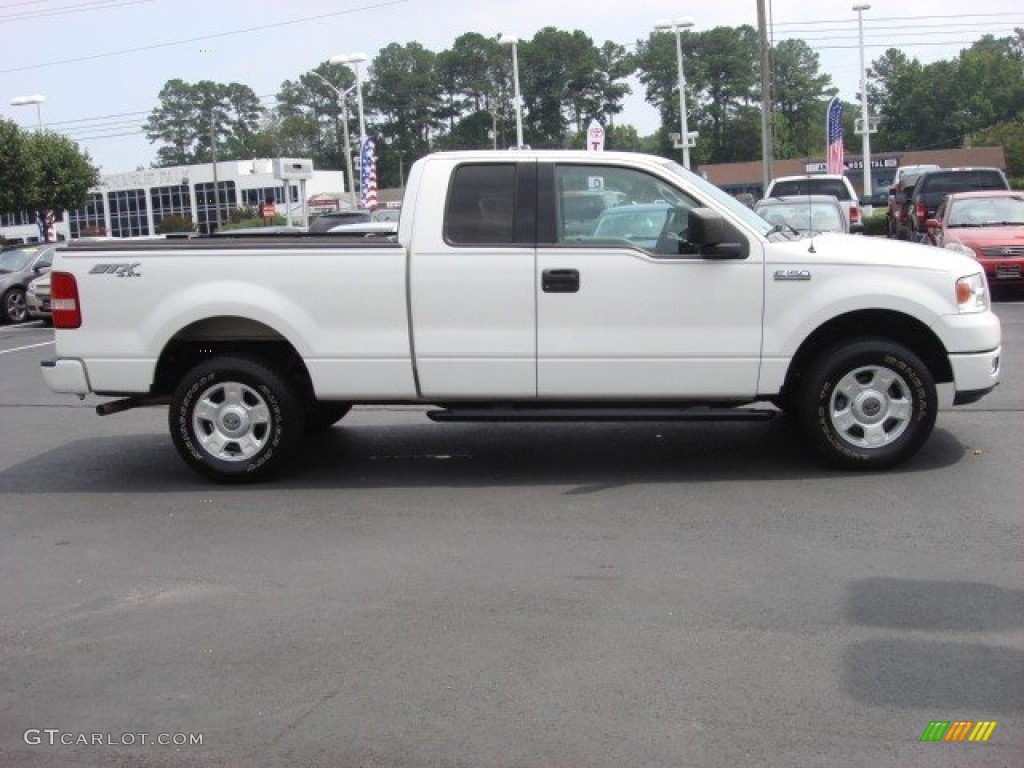 2004 F150 STX SuperCab 4x4 - Oxford White / Medium/Dark Flint photo #3