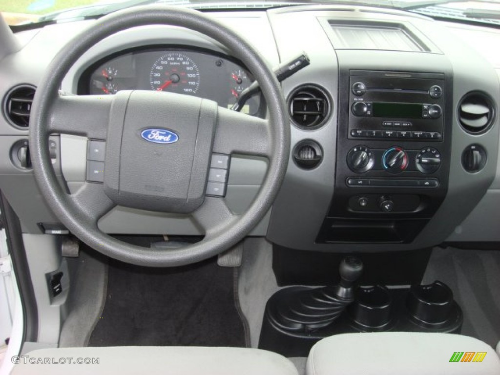 2004 F150 STX SuperCab 4x4 - Oxford White / Medium/Dark Flint photo #12