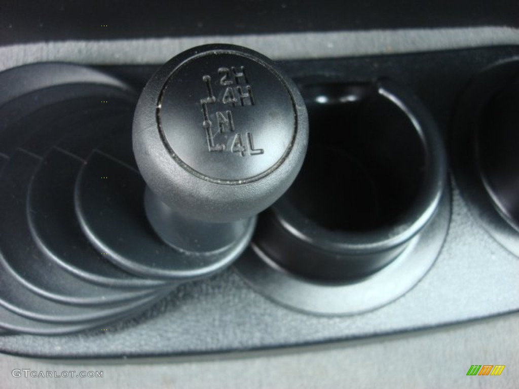 2004 F150 STX SuperCab 4x4 - Oxford White / Medium/Dark Flint photo #17