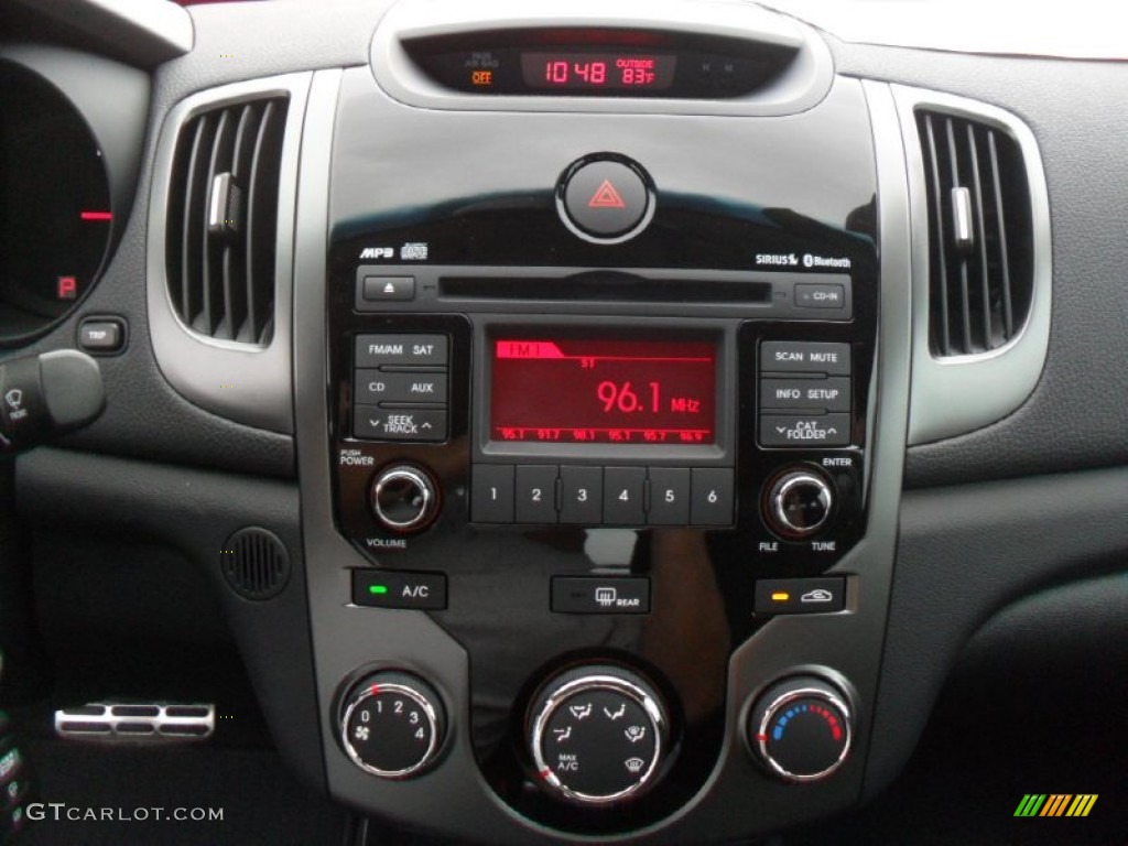 2011 Kia Forte Koup SX Controls Photo #52635923