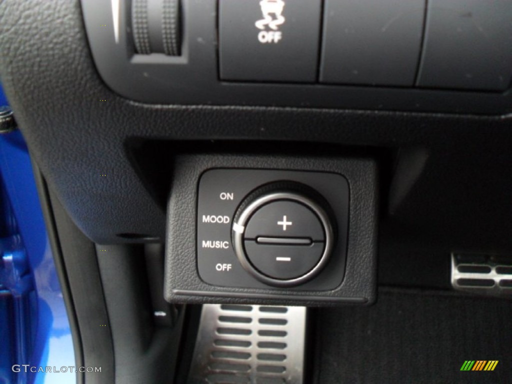 2011 Kia Forte Koup SX Controls Photo #52635971