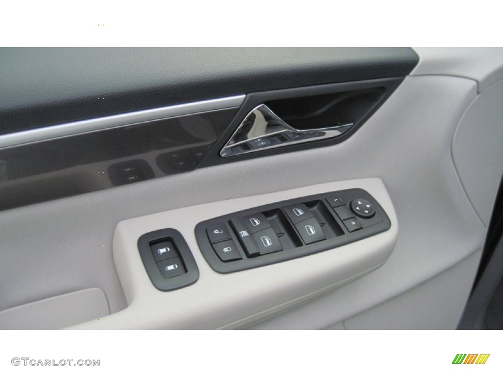 2010 Volkswagen Routan S Controls Photo #52636637