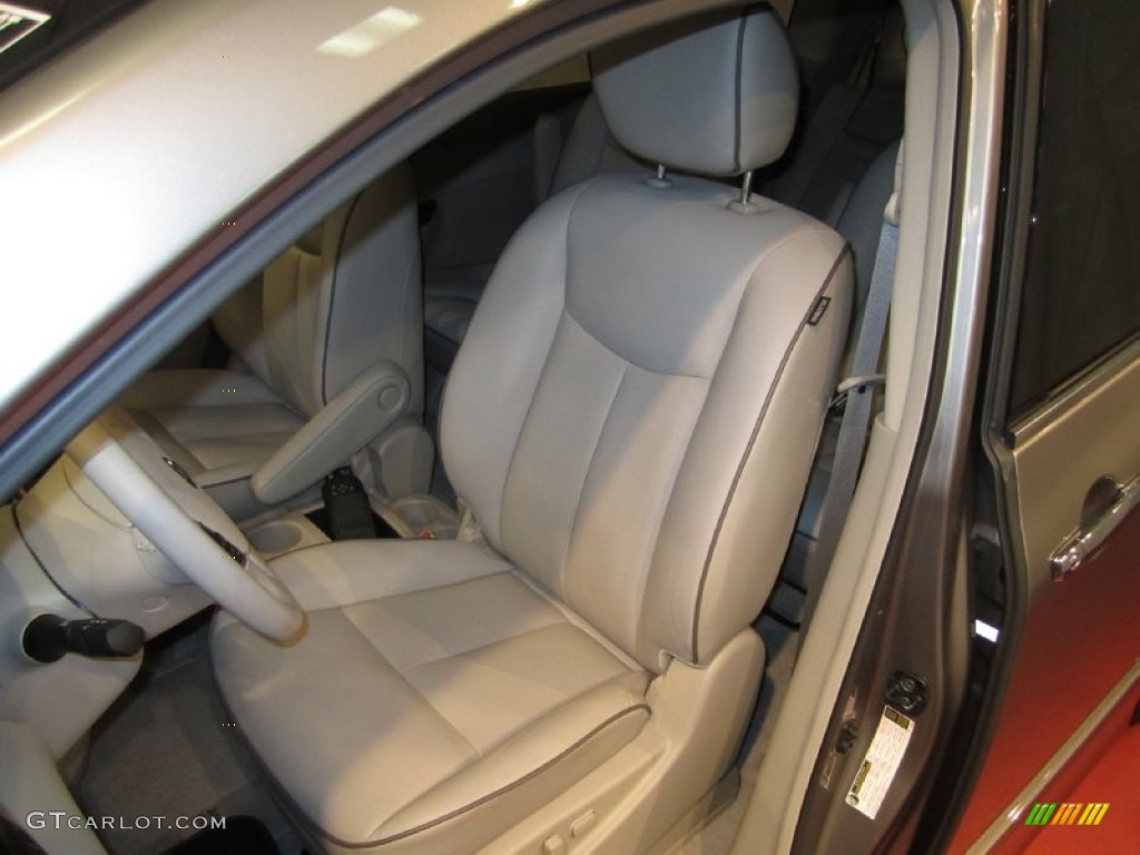 Gray Interior 2011 Nissan Quest 3.5 SL Photo #52636838