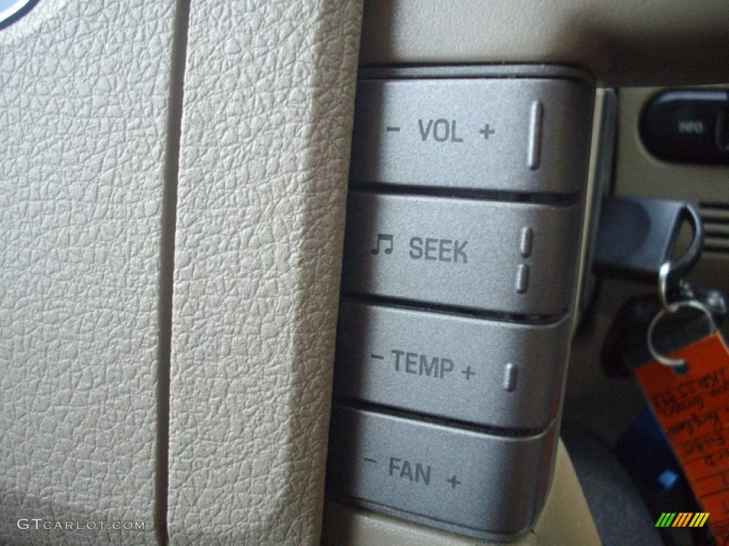 2007 Ford F150 King Ranch SuperCrew 4x4 Controls Photo #52637666