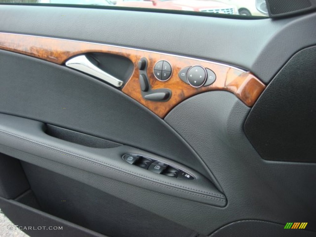 2009 Mercedes-Benz E 320 BlueTEC Sedan Black Door Panel Photo #52637672