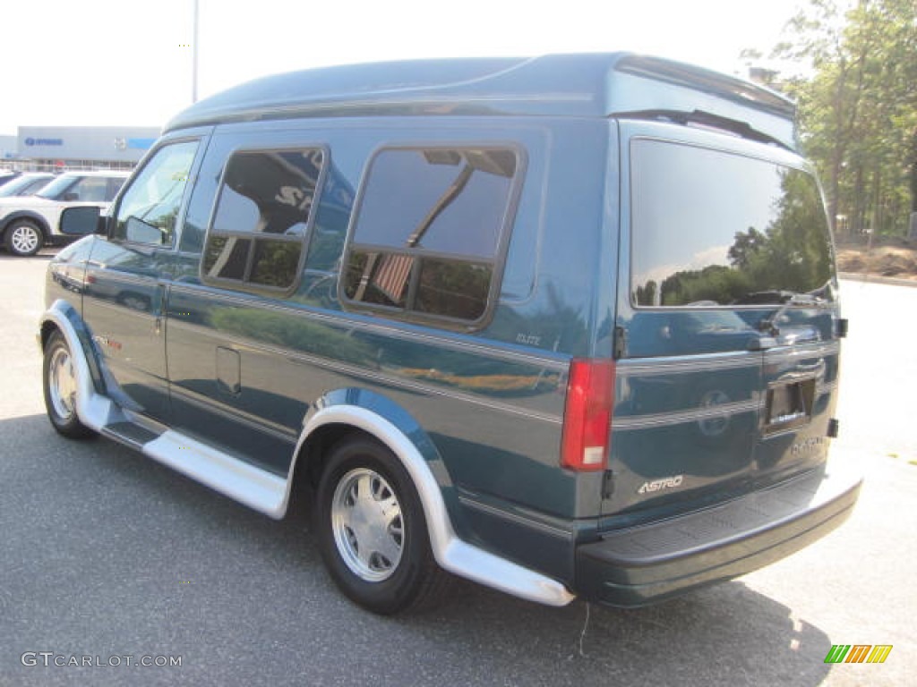 2000 Astro AWD Passenger Conversion Van - Teal Blue Metallic / Medium Gray photo #2