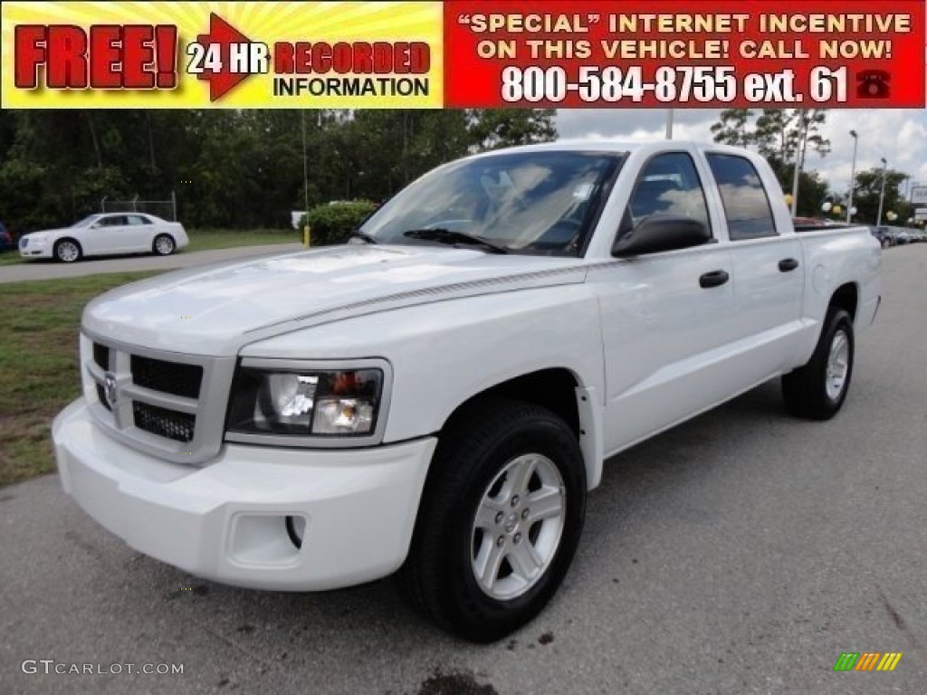 2011 Dakota Big Horn Crew Cab - Bright White / Dark Slate Gray/Medium Slate Gray photo #1