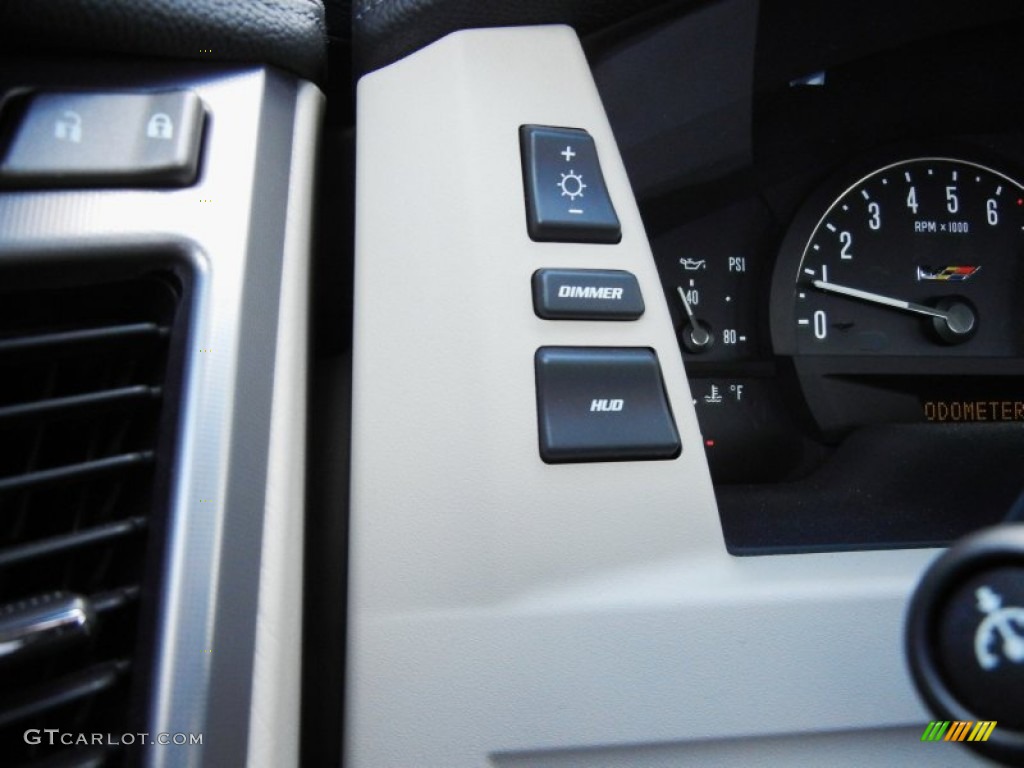 2006 Cadillac XLR -V Series Roadster Controls Photos