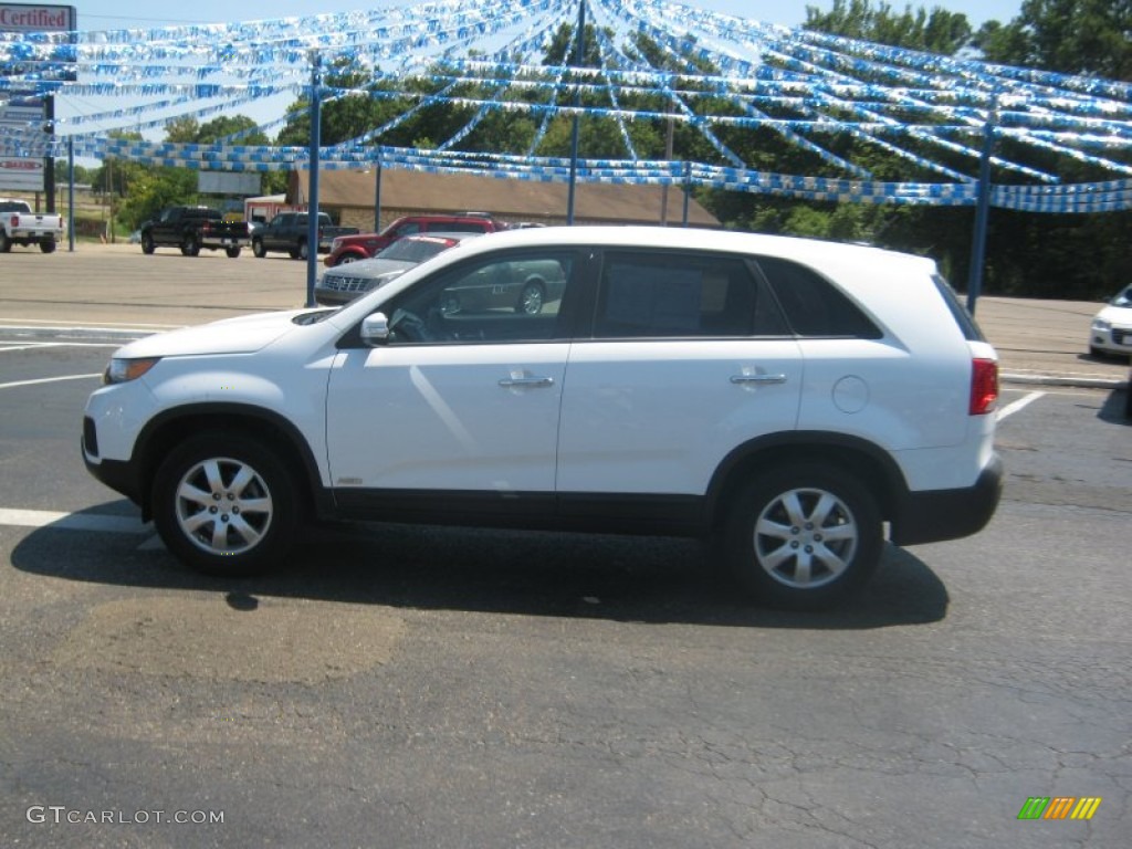 2011 Sorento LX AWD - Snow White Pearl / Beige photo #2