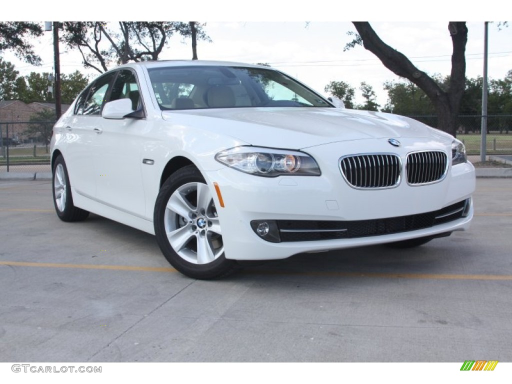 2011 5 Series 528i Sedan - Alpine White / Venetian Beige photo #1